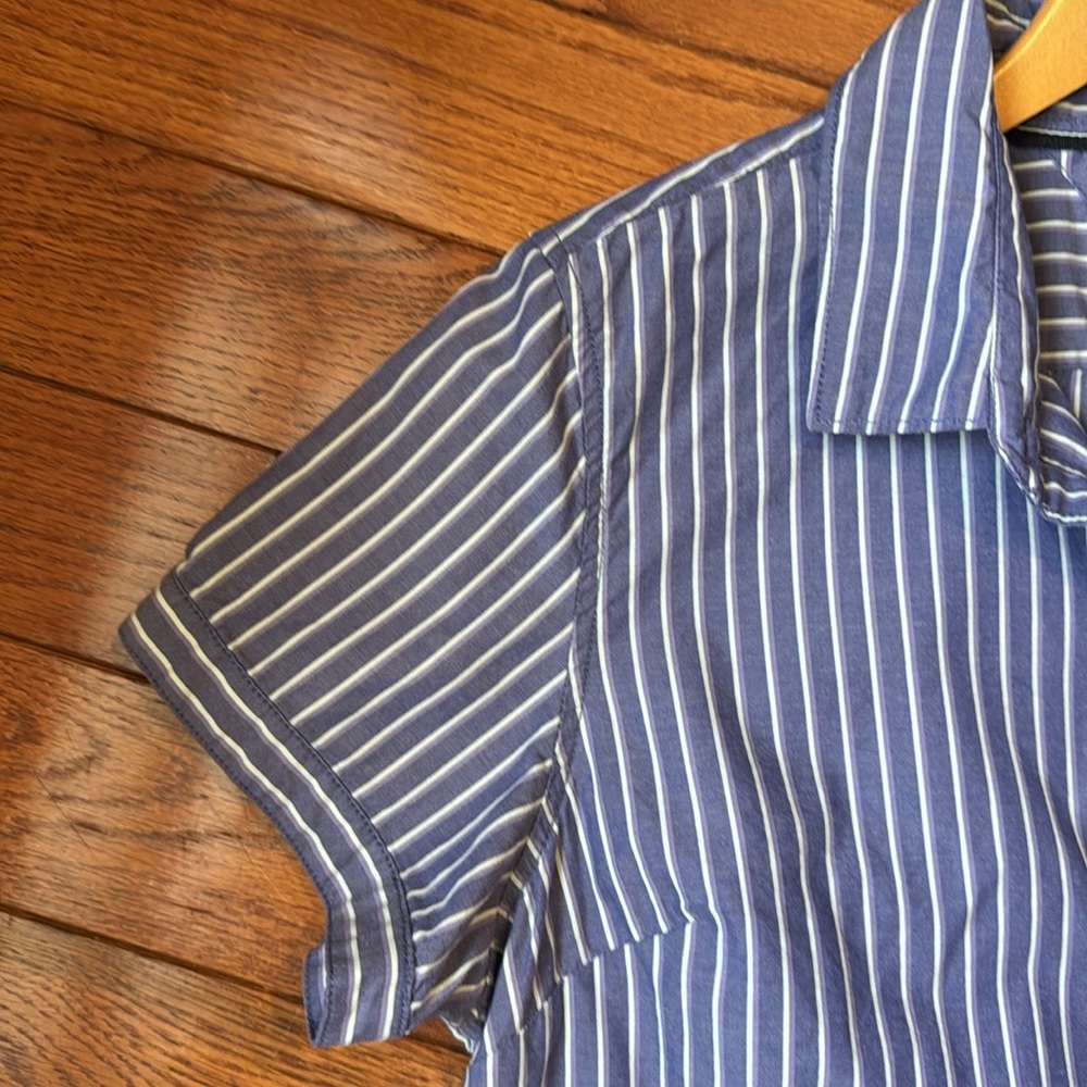 Tommy Hilfiger BLue & White Striped Button-Up Short Sleeve Shirt - Picture 6 of 13